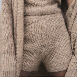 Zara camel knit shorts Large